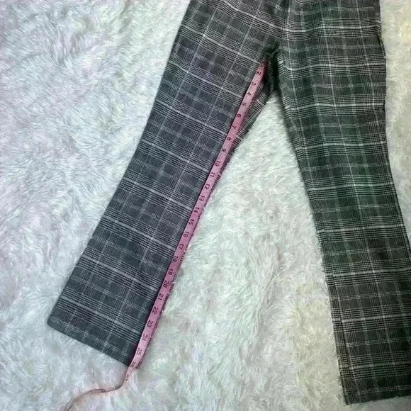 Aeropostale plaid pants with side zip. Size small. NWOT - Picture 6 of 7